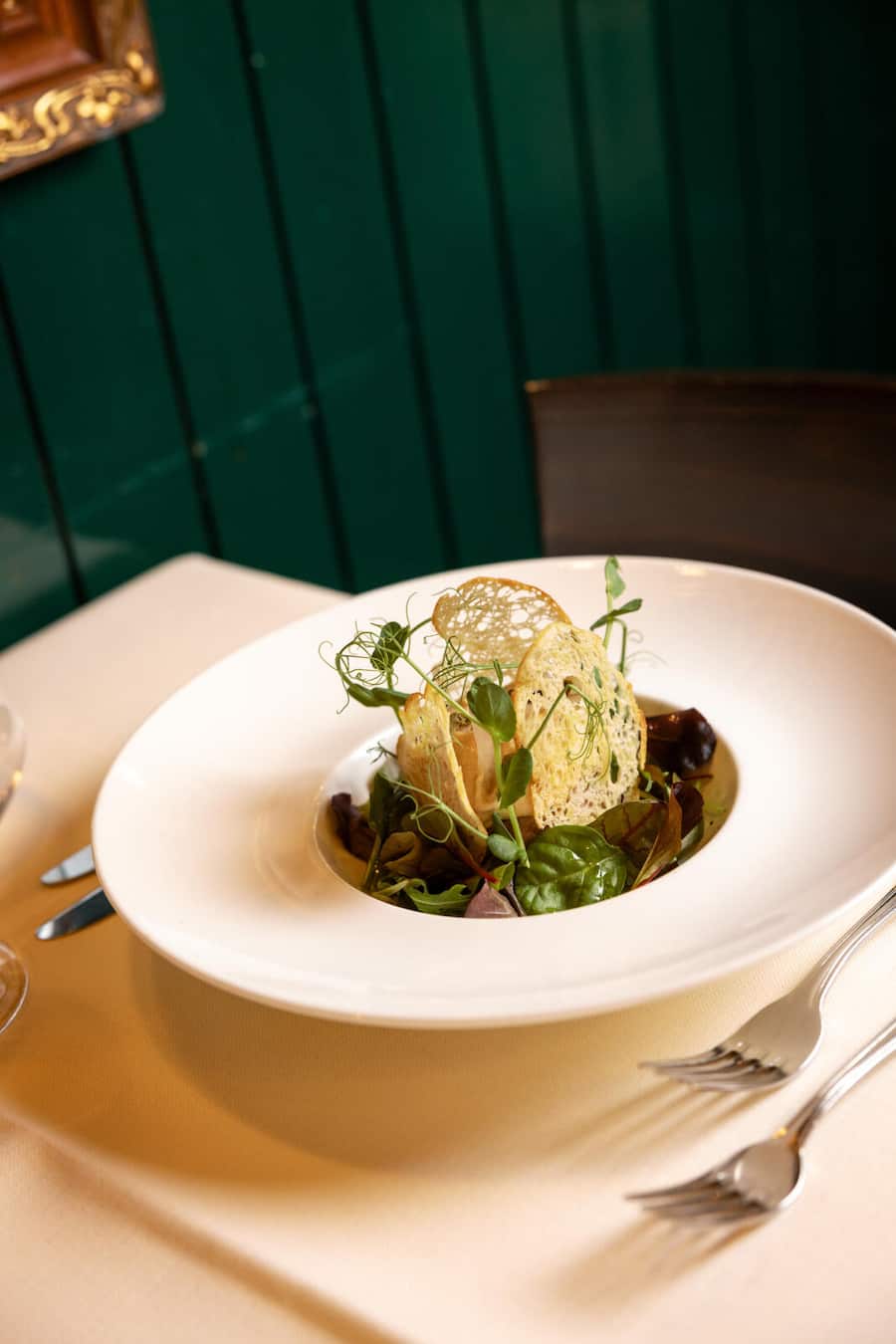 Enoteca Riviera, Zürich 15.12.2026, Zürich, Eoteca Riviera, Carne Cruda mit Thunfisch-Schaum (photo by Remy Steiner for Gault Millau)