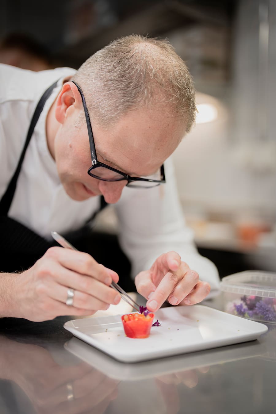 Rolf Fliegauf fotografiert am 20. Maerz 2026 fuer GaultMillau im Restaurant 7132 Silver in Vals. Bild Yanik Buerkli