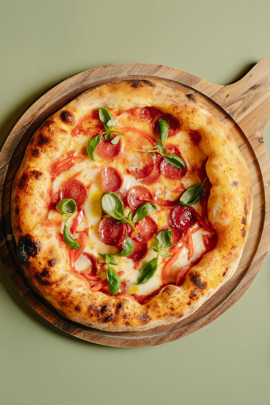 Pizza mit Wagyu-Salametti von Luma - LUMA Delikatessen im Restaurant Verbena, Waldhotel Buergenstock - Maerz 2026 - Copyright Olivia Pulver