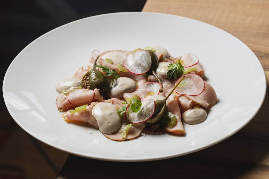 Vitello Tonnato, Jungfrau Victoria, Terrasse & Sapori, 2. April 2026, Jungfrau Victoria, Höheweg 41, 3800 Interlaken. Copyright Roy Matter