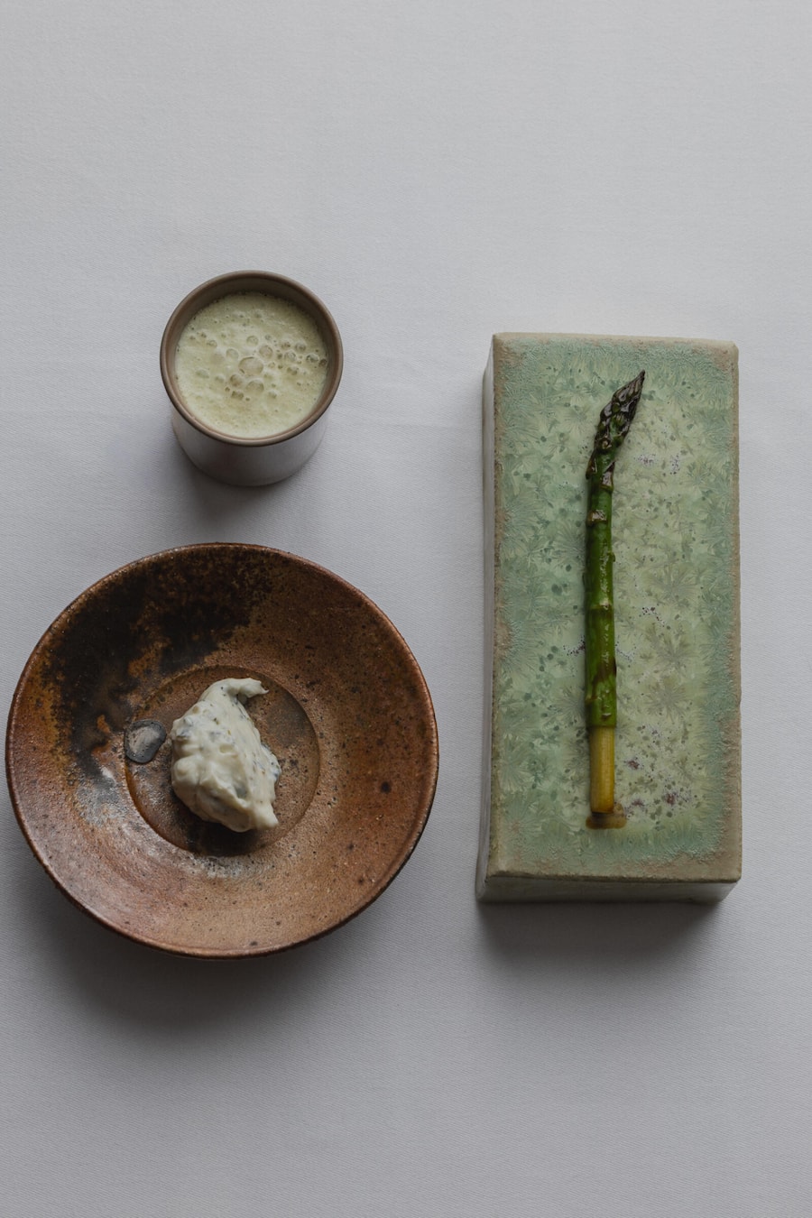 Bouillon d'épicéa, Asperges vertes douce et amer