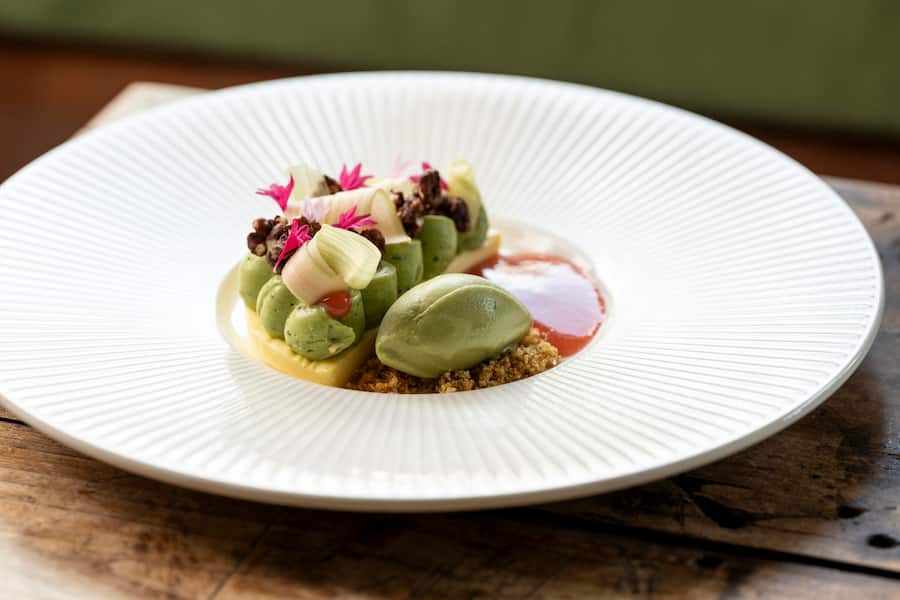 Dessert Matcha Frühling, Rhabarber, Vanille, Rose.