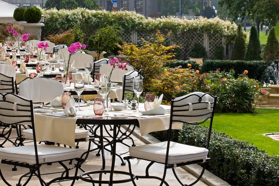 Entspannt essen: die Brasserie-Küche in der «Veranda» ist ein Erfolg.