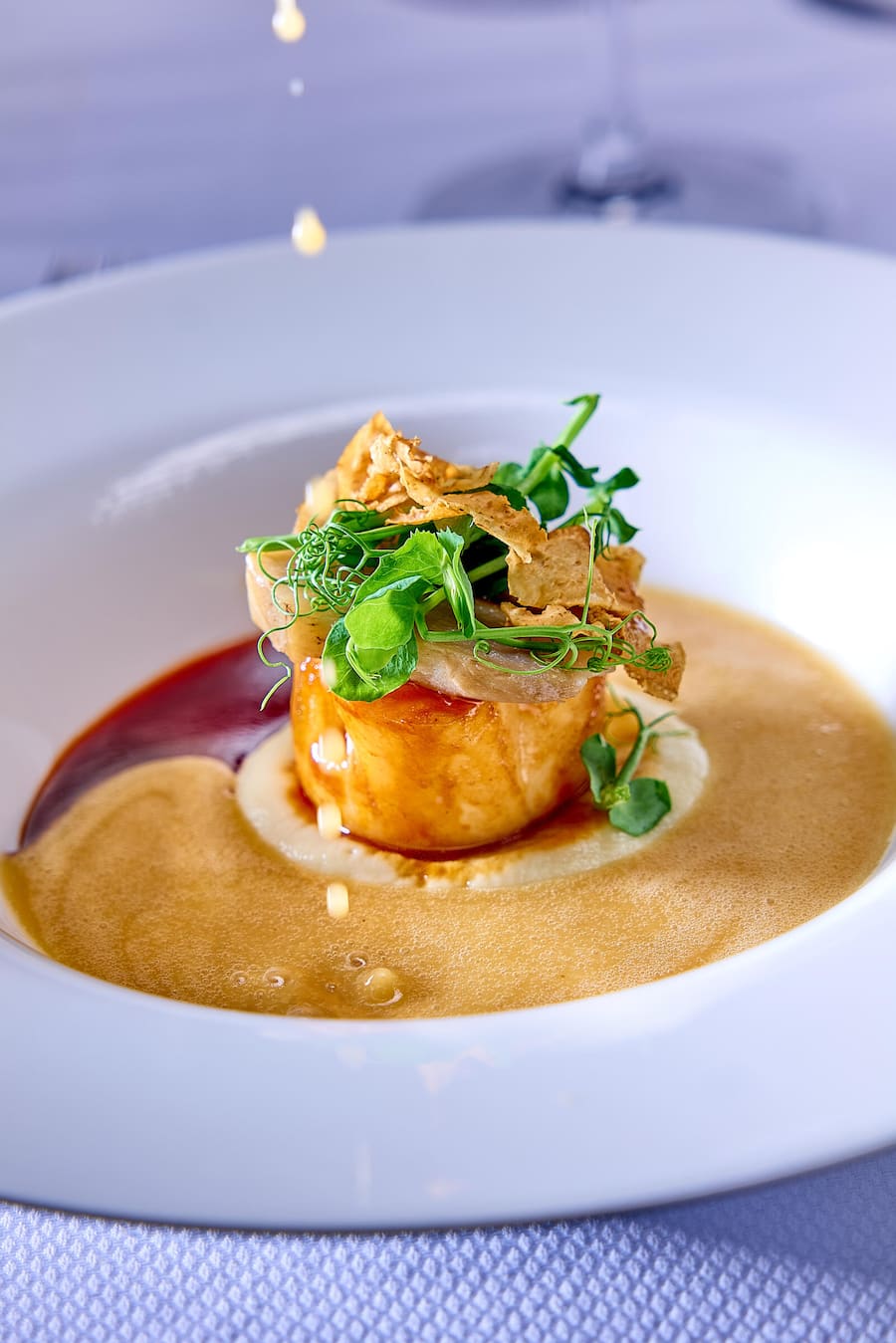 Lackierter Steinbutt mit Artischocke & Dashi-Beurre-blanc by Guy Ravet.