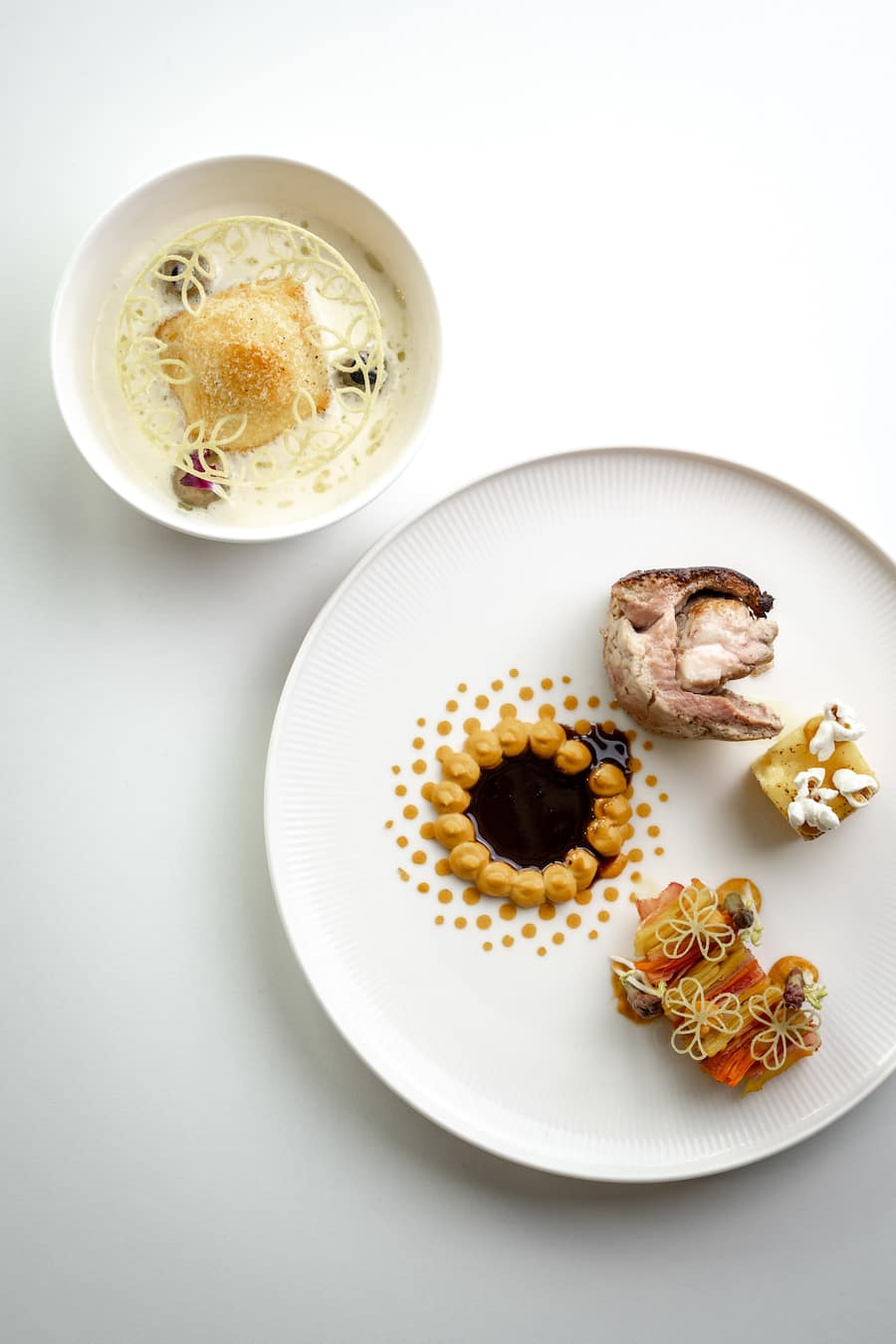 Milkenkrokette & Ballotine vom Kalb mit Gemüse-Millefeuille by Matthias Hervochon.