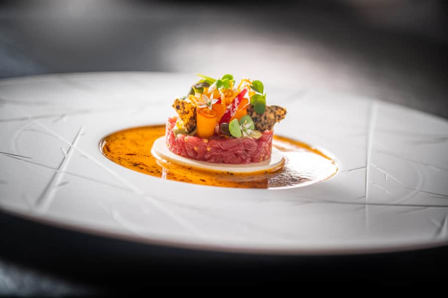 Castello Del Sole Hotel Des Jahres 2021: Agnello Ticinesie, Kürbis, Szechuan Pfeffer, Sbrinz The Star Chefs Lunch im Hotel Giardino in Ascona mit Rolf Fliegauf, Marco Campanella und Mattias Roock.Â