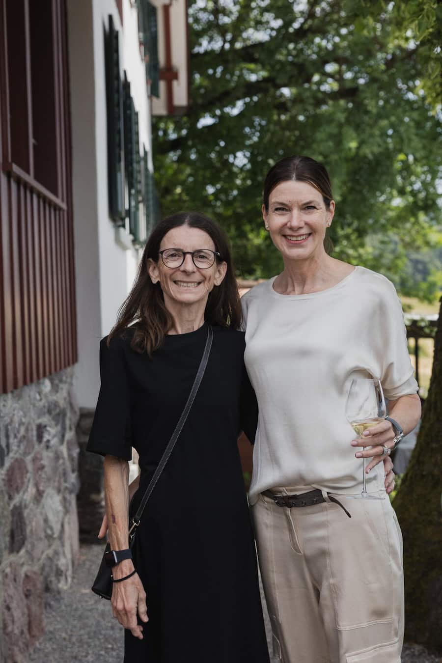 Begeistert von der «Buech» und von Andreas: Redaktionsleiterin Patricia Heller & Nicole Knecht (Cornèrcard).