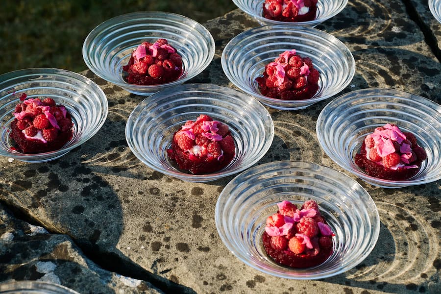 Rosa Pulver kocht auf dem Bungerthof, Berg am Irchel, ZH / Koch: Michael Dober