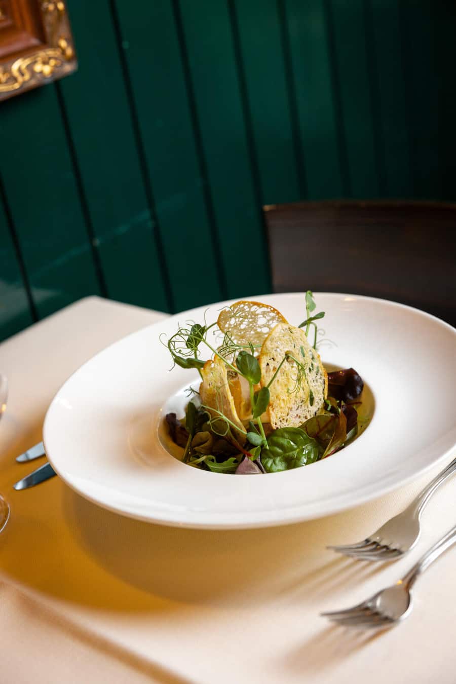 Enoteca Riviera, Zürich 15.12.2026, Zürich, Eoteca Riviera, Carne Cruda mit Thunfisch-Schaum (photo by Remy Steiner for Gault Millau)