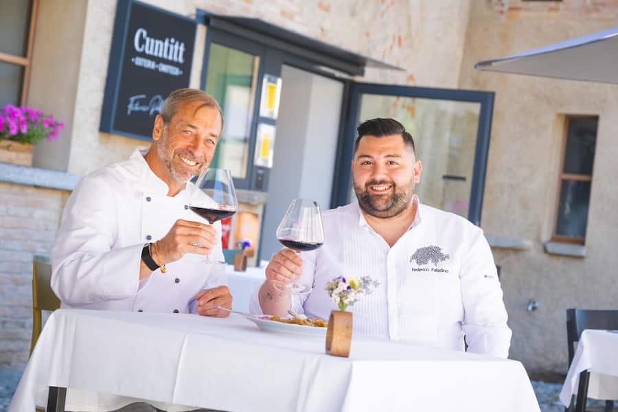 Geschafft! Alessandro Seralvo und «Cuntitt»- Chef Federico Palladino.