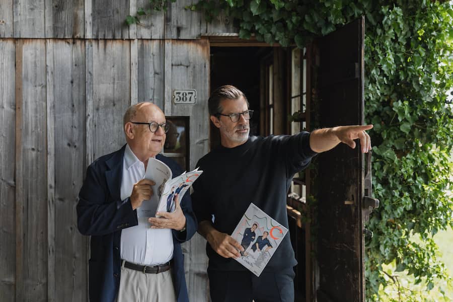 Geschafft! Die beiden Editors-at-large Andreas Caminada und Urs Heller stellen das neue Magazin vor.