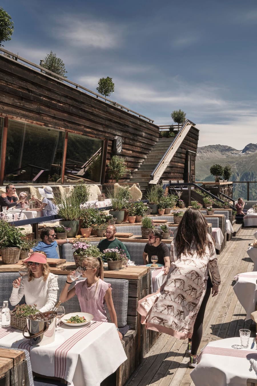 Paradiso Mountain Club & Restaurant