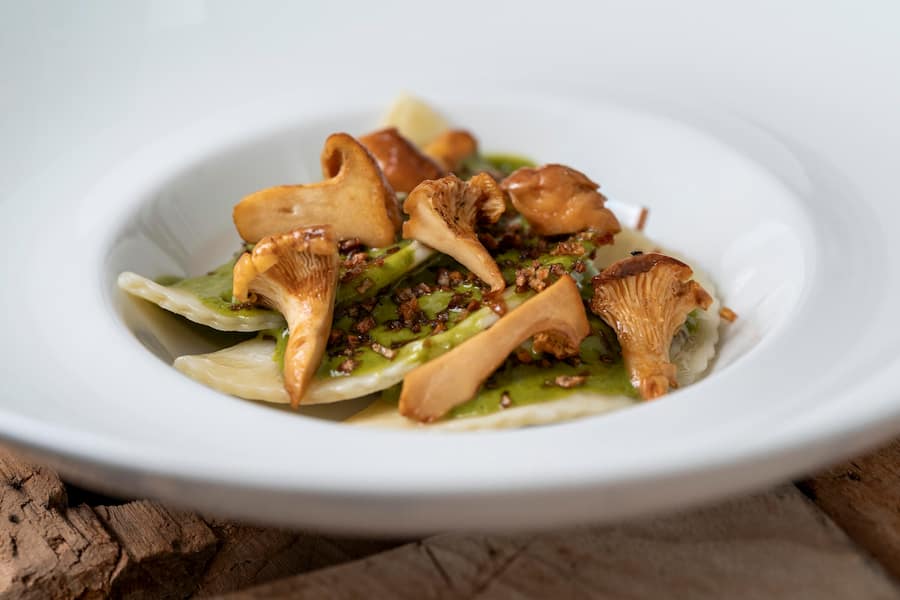Hausgemachet Ravioli mit Eierschwämmli