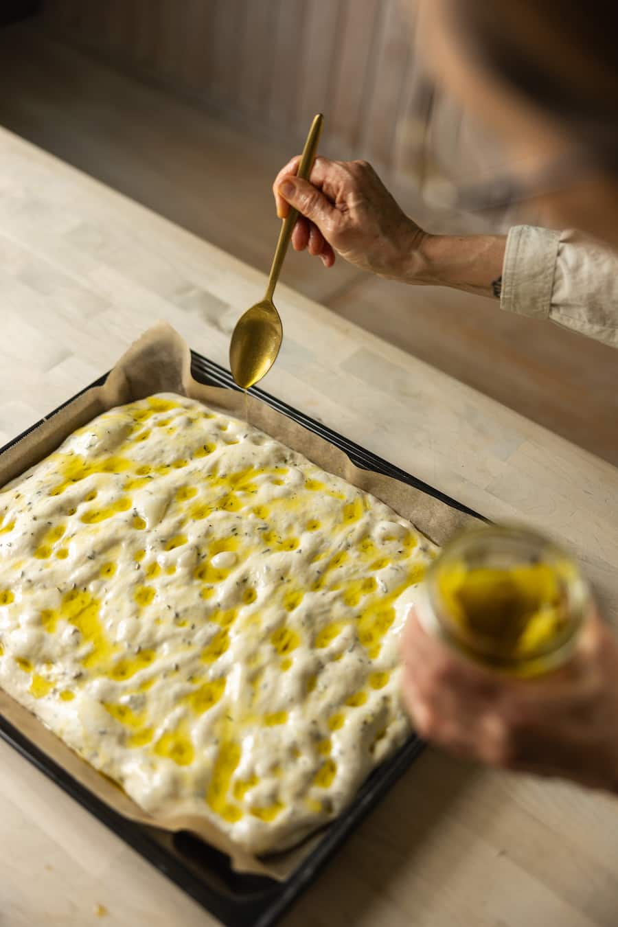 Tanja Grandits, Fontclara Olivenöl, Kartoffel-Rosmarin-Focaccia mit Zitronenöl