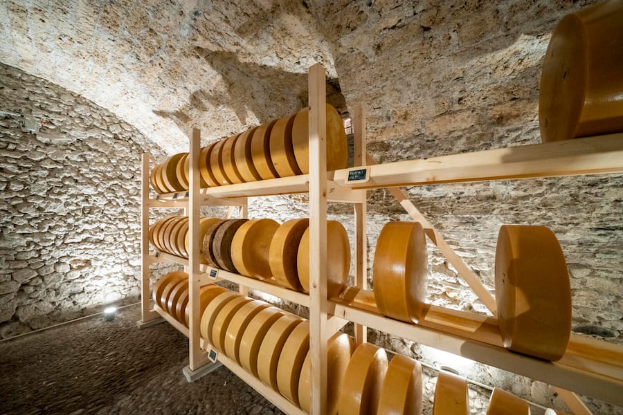 Culinarium alpinum, Stans, Sbrinz im Klosterkeller