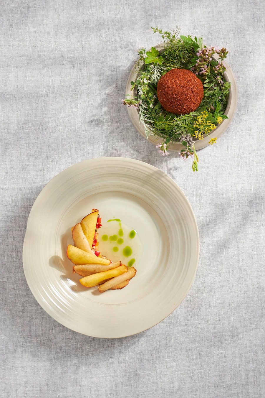 Kohlrabi mit Pfirsich, Shiitake und Schnittlauch