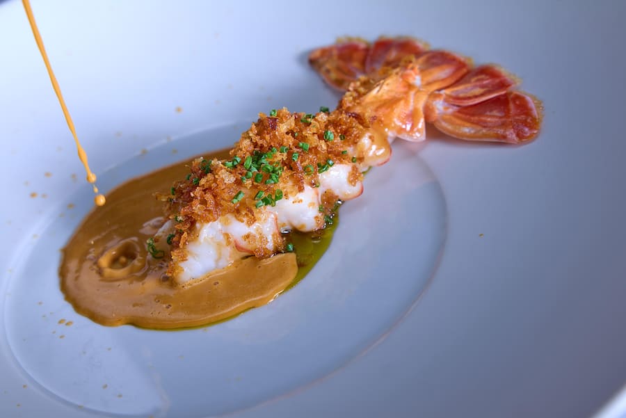 Zermatt, le 22 juillet 2026, Ici Langoustine du Cap, bisque de Langoustine , zitronenverbene (Stefan Lünse ) Wine and Dine Zermatterhof, avec Gilles Varone et Stefan Lünse © sedrik nemeth