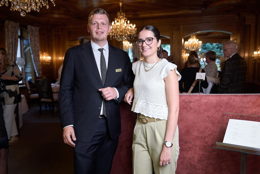 Zermatt, le 22 juillet 2026, Ici le sommelier du Restaurant Denis Möhring avec la femme de Gilles Varone , Leticia Varone Wine and Dine Zermatterhof, avec Gilles Varone et Stefan Lünse © sedrik nemeth