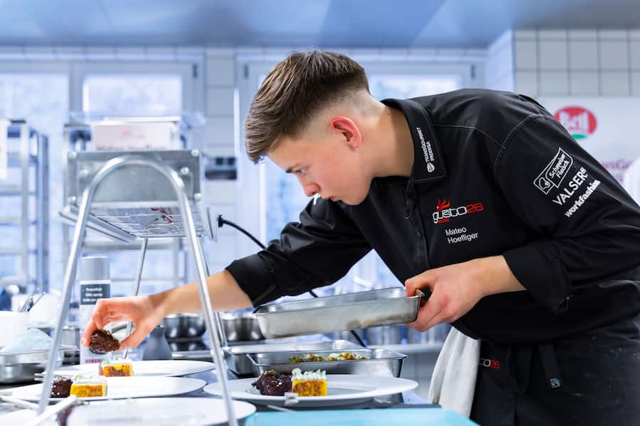 Beim Anrichten des Lamms wurde es für den späteren Sieger der «Gusto26» zeitlich eng.