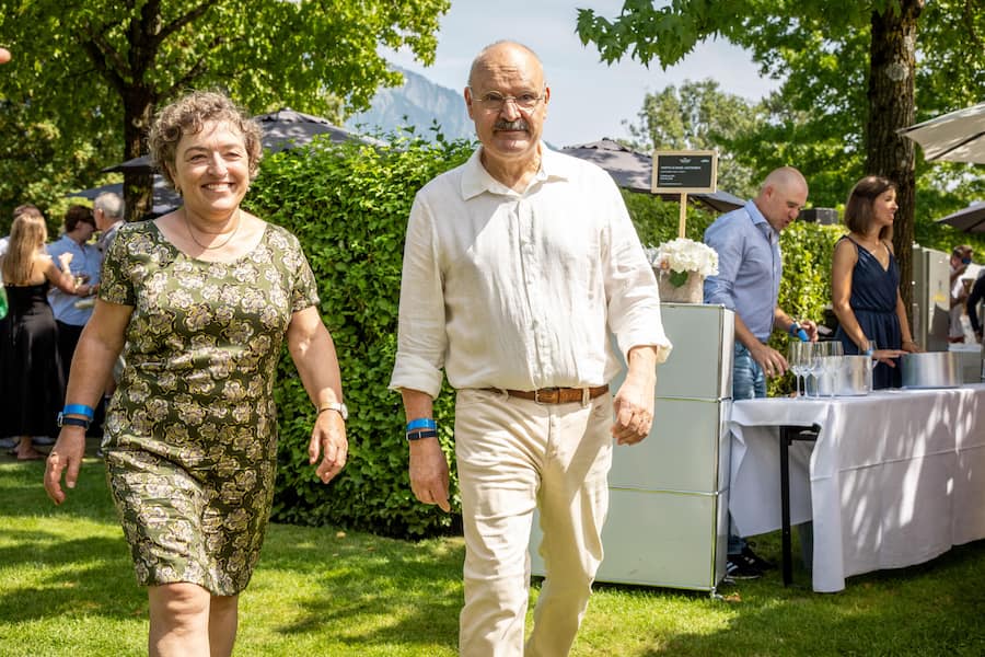 Martha und Daniel Gantenbein mit ihren Nachfolgern Andreas & Ulrike Hütwohl