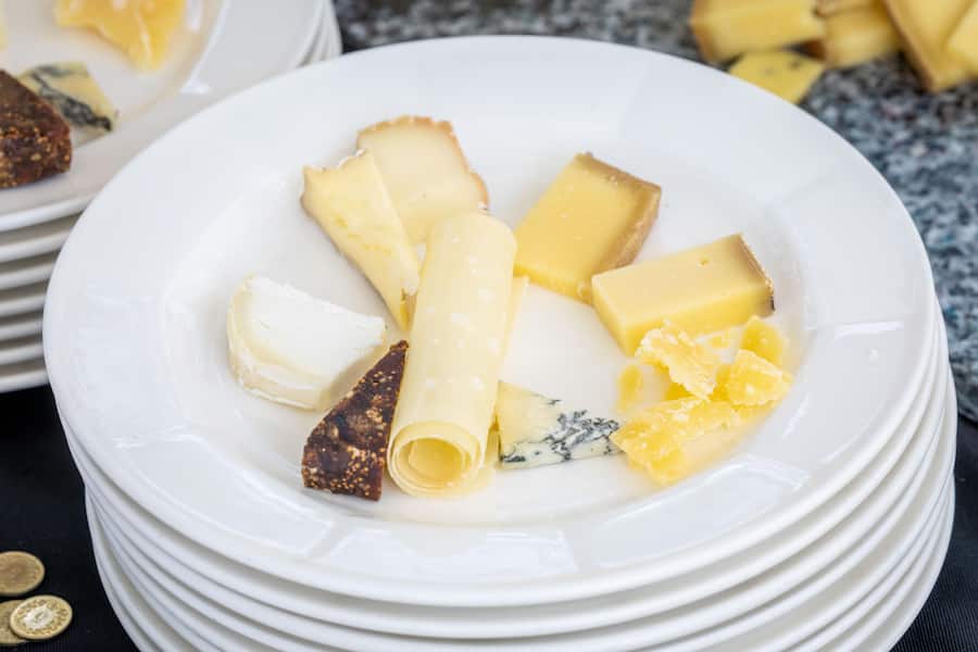 Rolf Beeler & sein Käse.