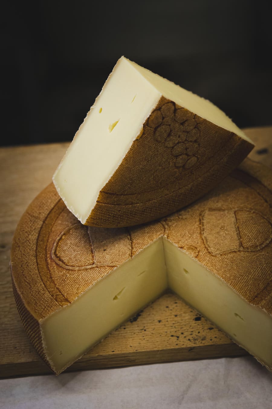 Ewald Schafer produziert in seiner Käserei den Mont Vully Käse
