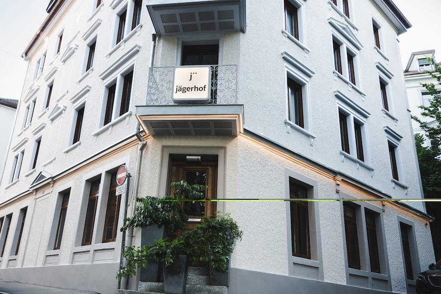 Agron Lleshi im neuen Restaurant Jägerhof 2024