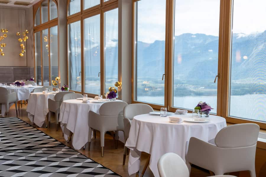 Maison Décotterd, Glion-sur-Montreux, VD Stéphane Décotterd und seine Frau Stéphanie leiten zwei Restaurants das Gastronomie- und Panoramarestaurant des ehemaligen Hotels Bellevue und ein angrenzendes Bistro.