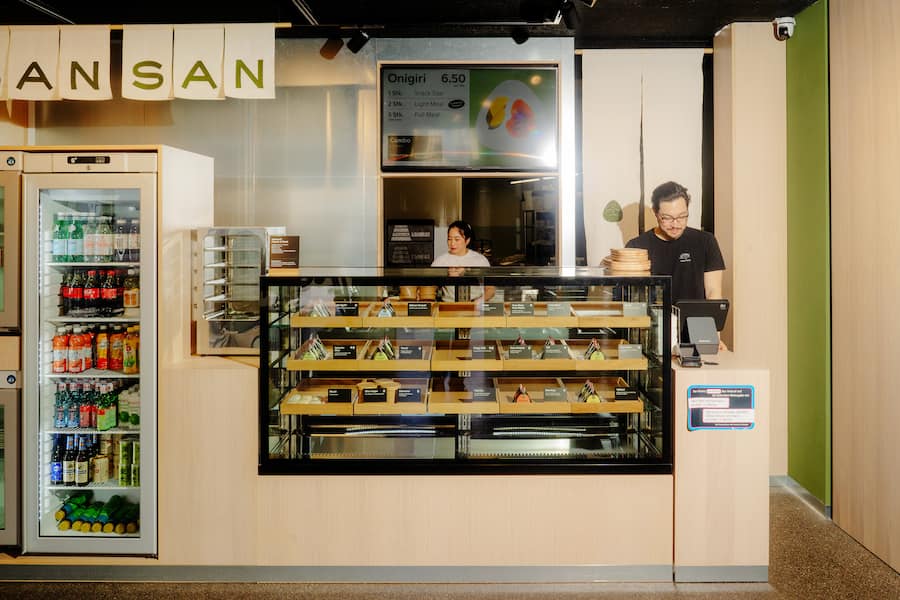 Handgemacht für den unkomplizierten Lunch: Bei San San in Zürich stecken Yakitori, Fisch oder raffinierte vegane Füllungen in den Onigiri.