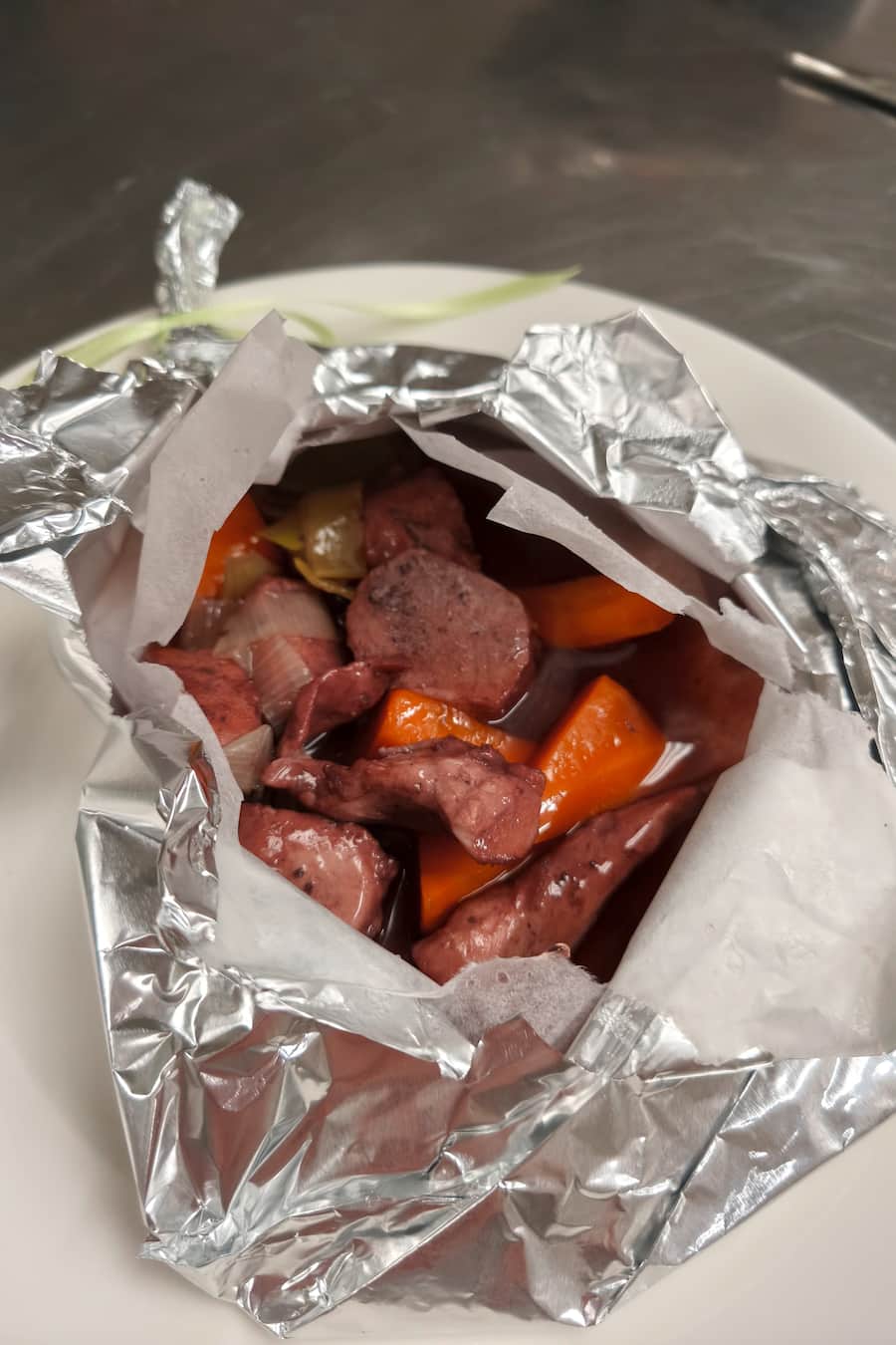 Verblüffendes Ergebnis: Coq au vin aus der Folie