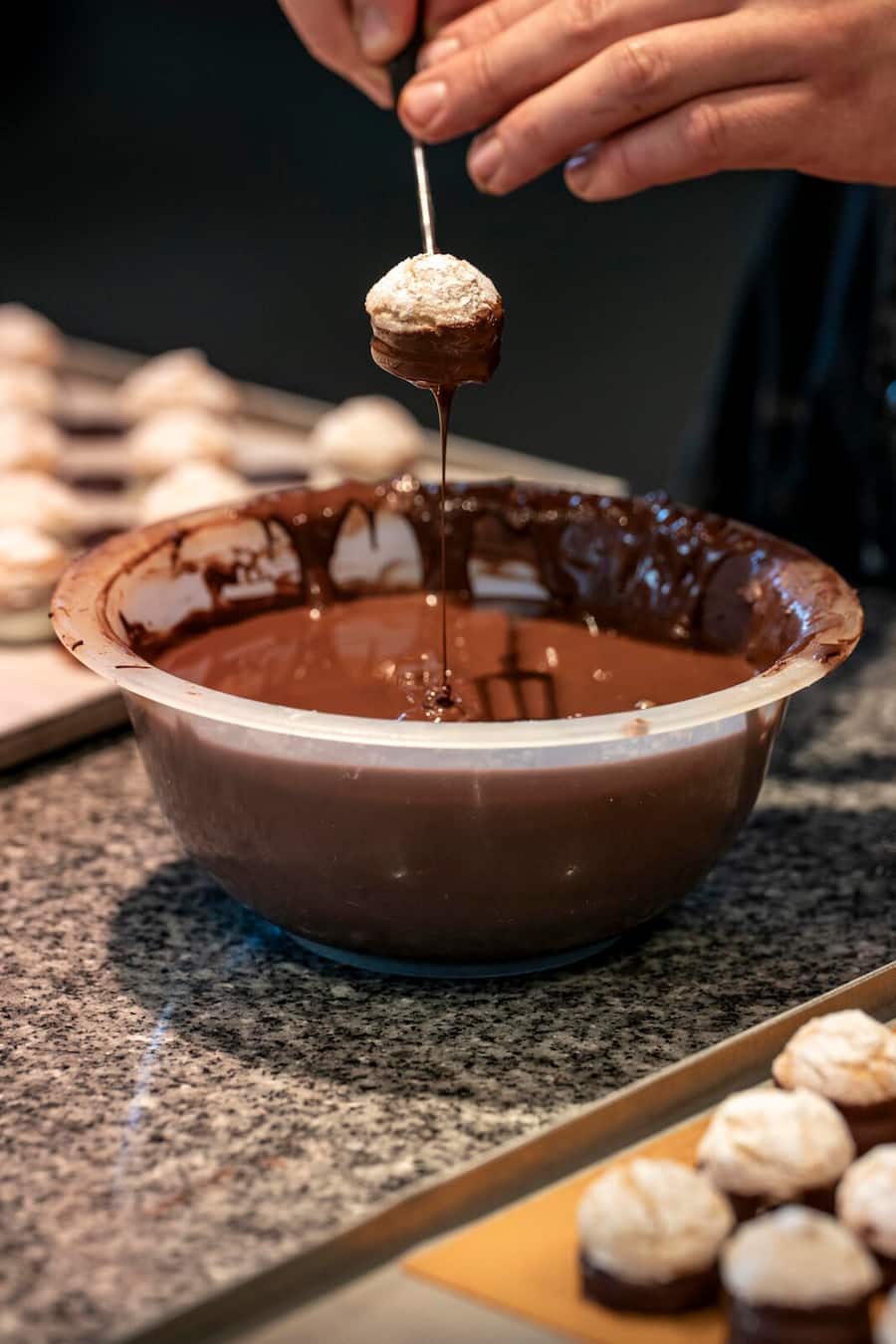 Max Chocolaterie , Luzern, Amaretti Produktion