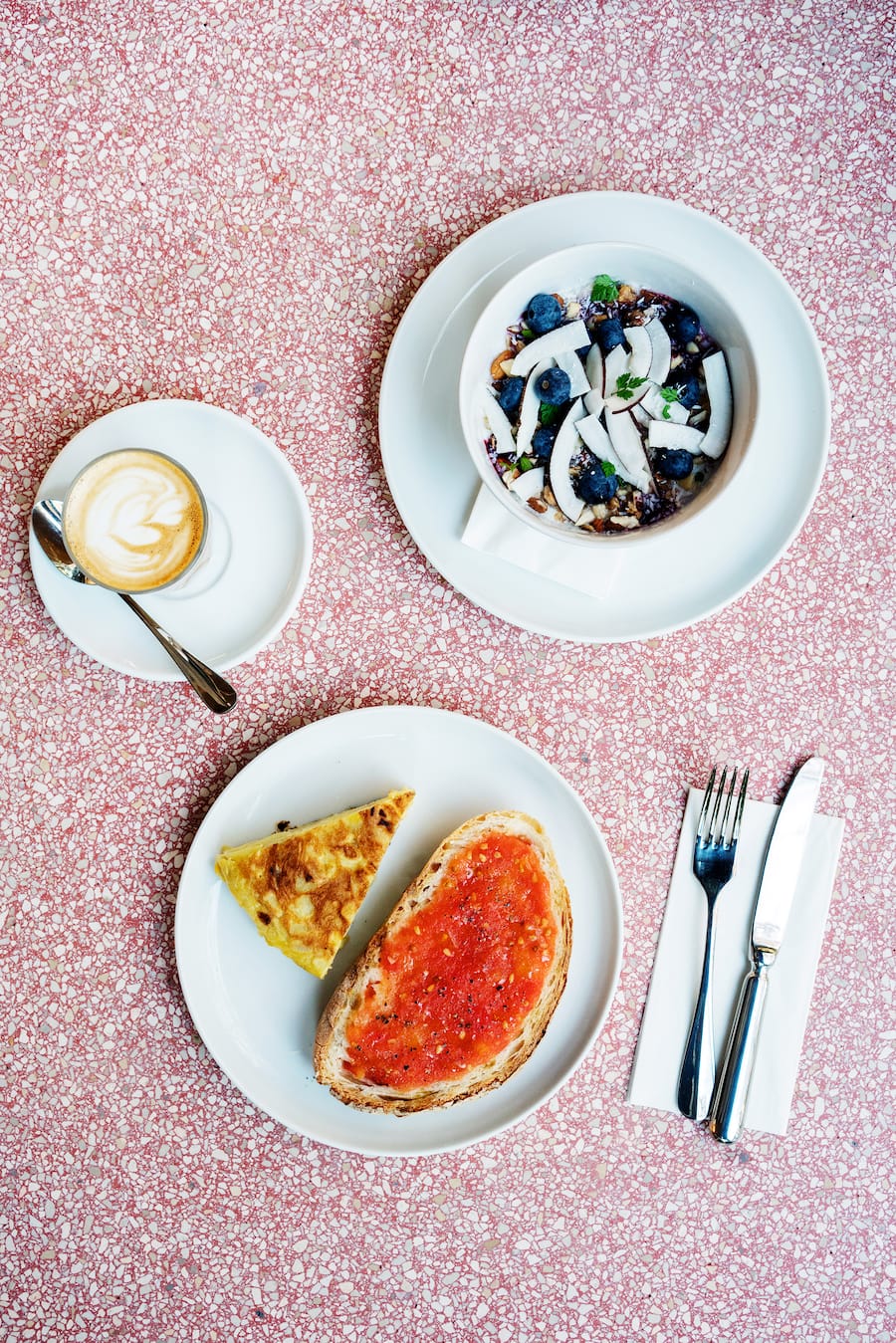 Miro Café Frühstück in Zürich bei der Bäckeranlage