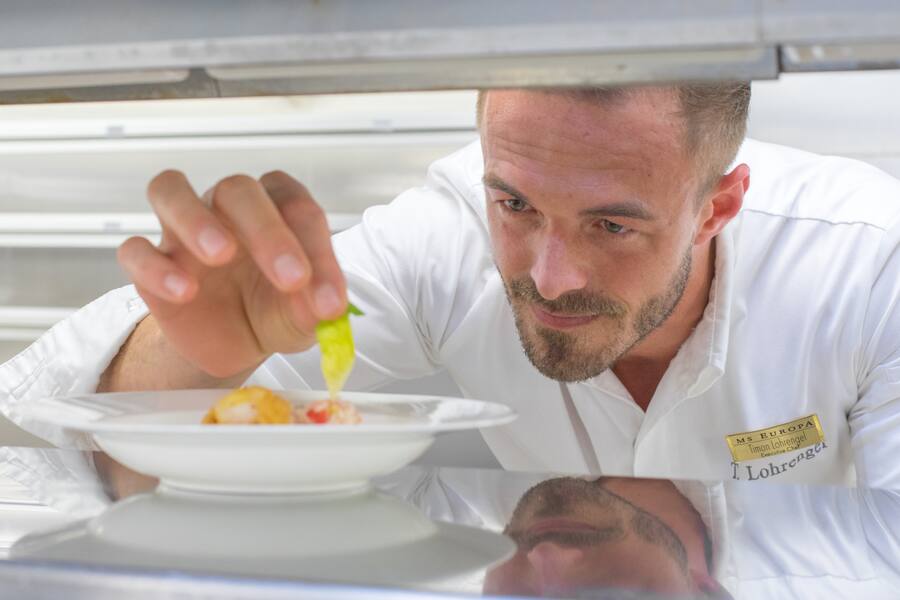 MS Europa, Timon Michael Lohrengel