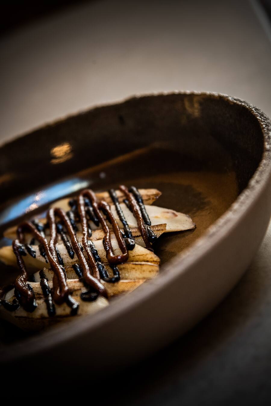 Nenad Mlinarevic kocht in seinem Labor 2019