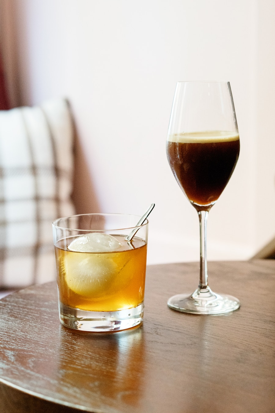 Cocktails «Nikkita» und «Cafe Royal» in der «Old Crow» in Zürich beim Rennweg