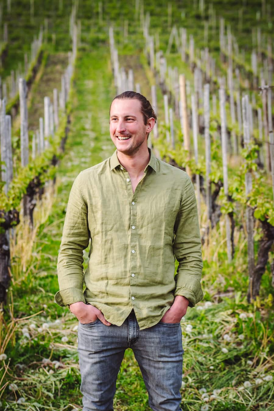 Patrick Adank - Die Winzer aus der Bündner Herrschaft Martin Donatsch, Roman Hermann, Patrick Adank, Laura Pelizzatti und Raphael Hug vom Weingut Wegelin nehmen an der Garden Party 2019 teil. - Fläsch, Dienstag, 7.5.2019 - Copyright Olivia Pulver