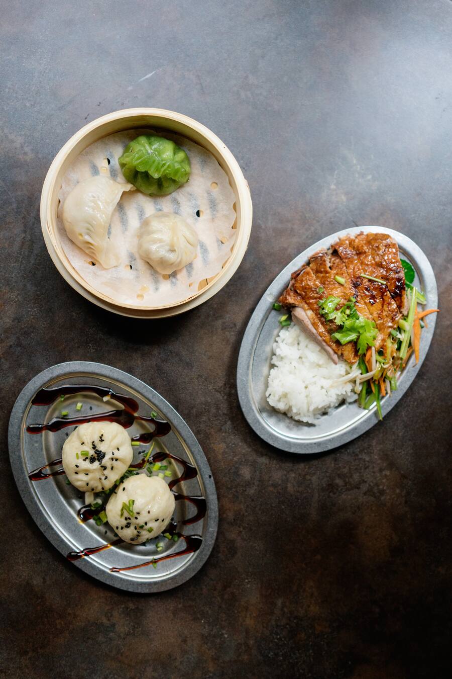 Shanghai Bao und Pekingente von Wesley's Kitchen im Pic-Chic in Zürich an der Bahnhofstrasse