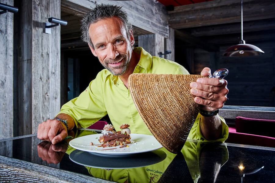 Crans Montana, le 11 octobre 2018, Pierre Crepaud 17 points au Gault&Millau chef au CRANS SPA avec sa green team © sedrik nemeth