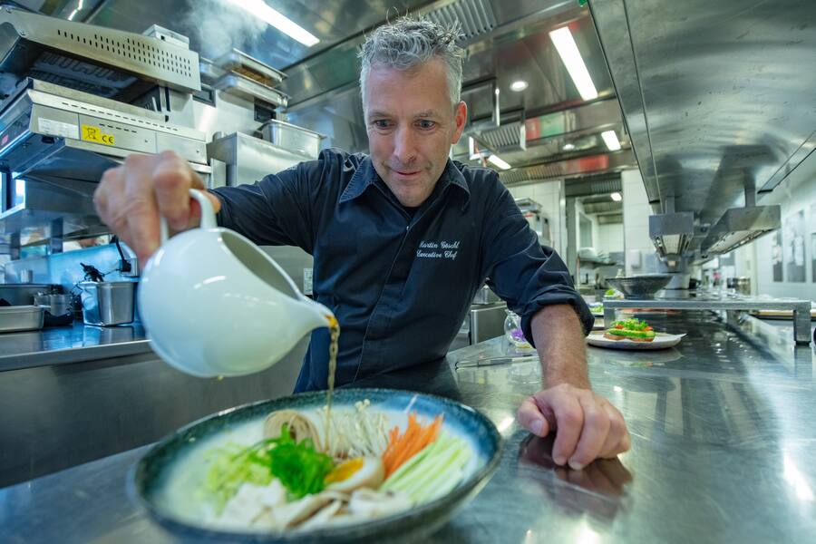 Ramen, mit Soja, Udon-Nudeln und Tofu.