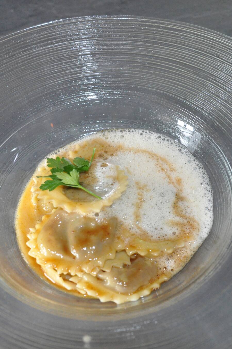 Restaurant Paradies in Findeln oberhalb Zermatt. Gastgeber und Küchenchef Gaston Zeiter. Aufgenommen am 06.04.2018 in Zermatt ©David Birri