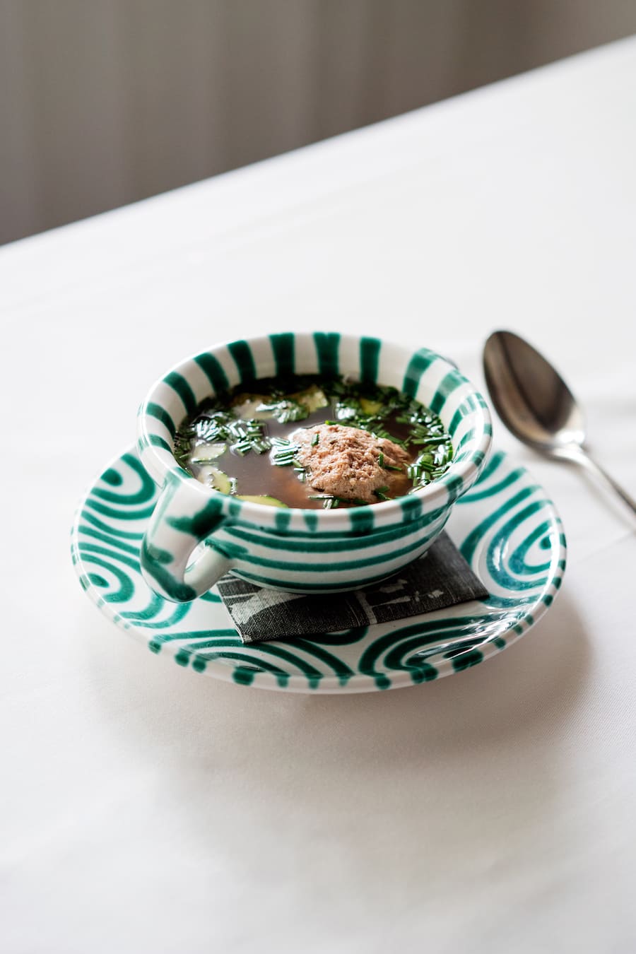 Leberknödelsuppe im Restaurant Amadeus