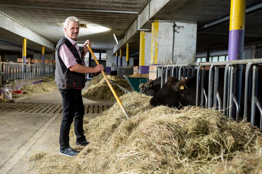 Restaurant Frohsinn Wagyu Beef, Bauer Peter Hunkeler auf seinem Wagyu-Beef Bauernhof, in Dierikon im Götzental
