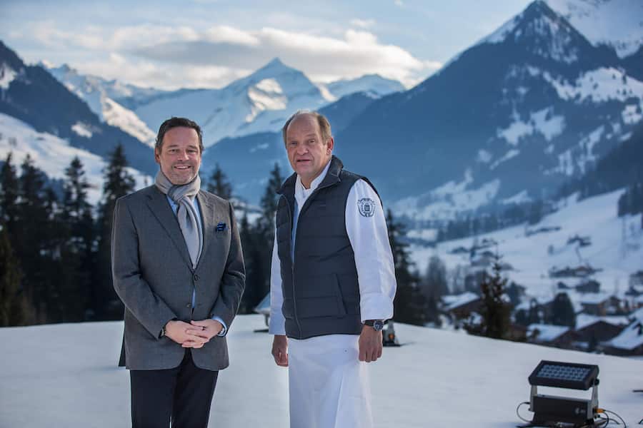 Gstaad Palace. Andrea Scherz, Direktor mit Franz W. Faeh (r), Executive Chef (c) Marcus Gyger