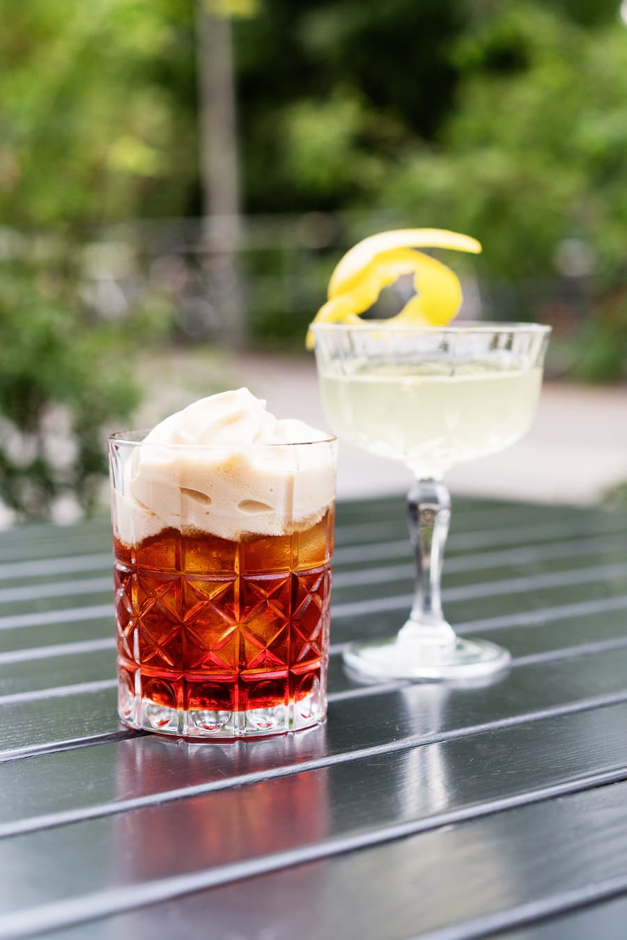 Cocktails in der Pop-Up Bar Riva beim Schanzengraben auf der Terrasse des roots @ Balboa in der Nähe des Paradeplatz Zürich