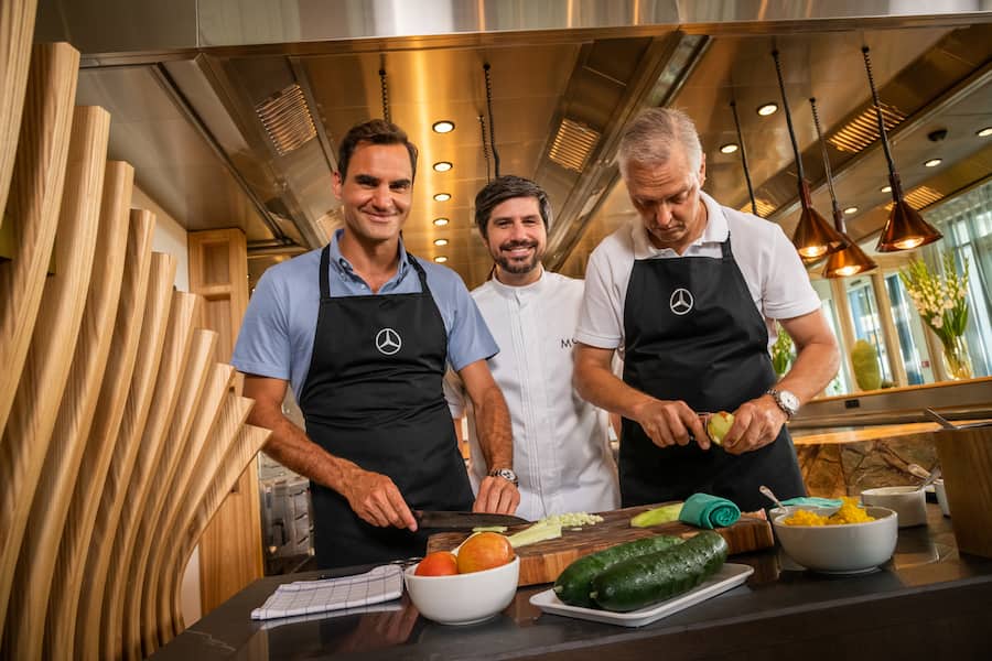 Roger Federer kocht mit Mercedes-Ambassadoren 2021