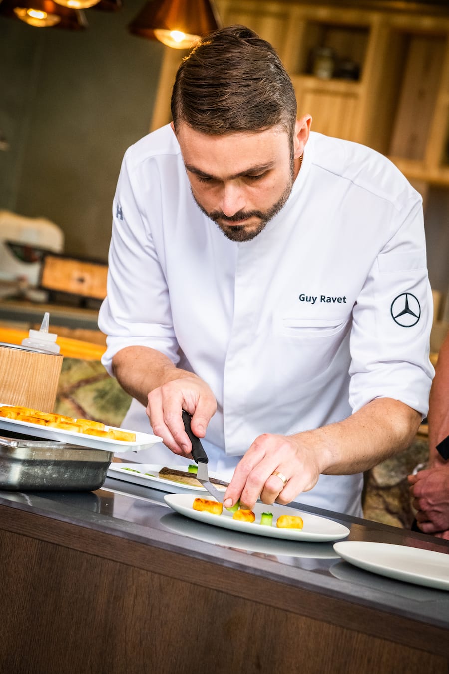 Roger Federer (Nur für die einmalige Veröffentlichung !!!) kocht mit Mercedes-Ambassadoren 2021