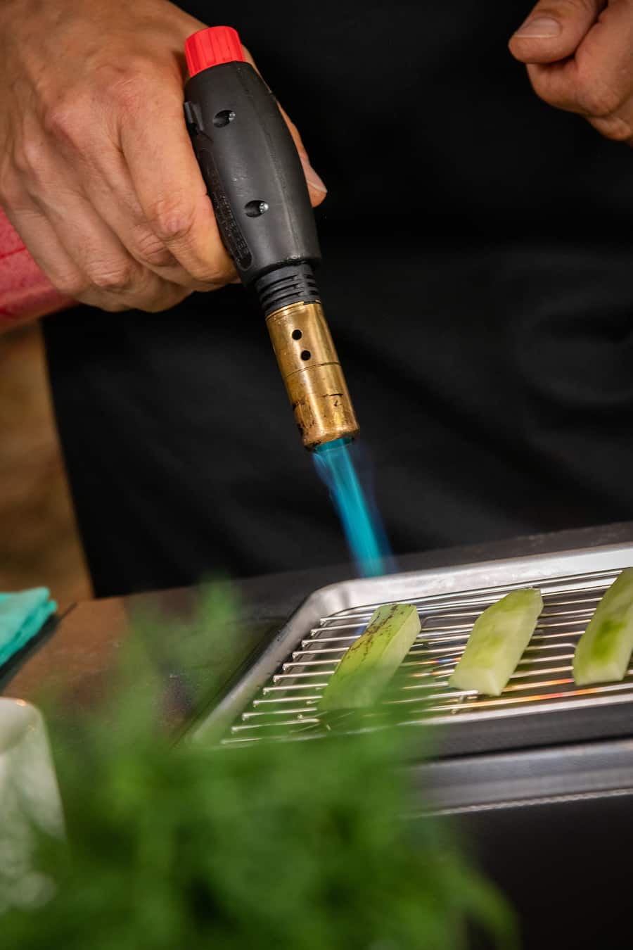 Roger Federer (Nur für die einmalige Veröffentlichung !!!) kocht mit Mercedes-Ambassadoren 2021