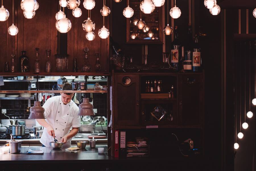 Roger von Büren, Küchenchef, Roter Bären Basel - Montag, 21.10.19 - Copyright Olivia Pulver