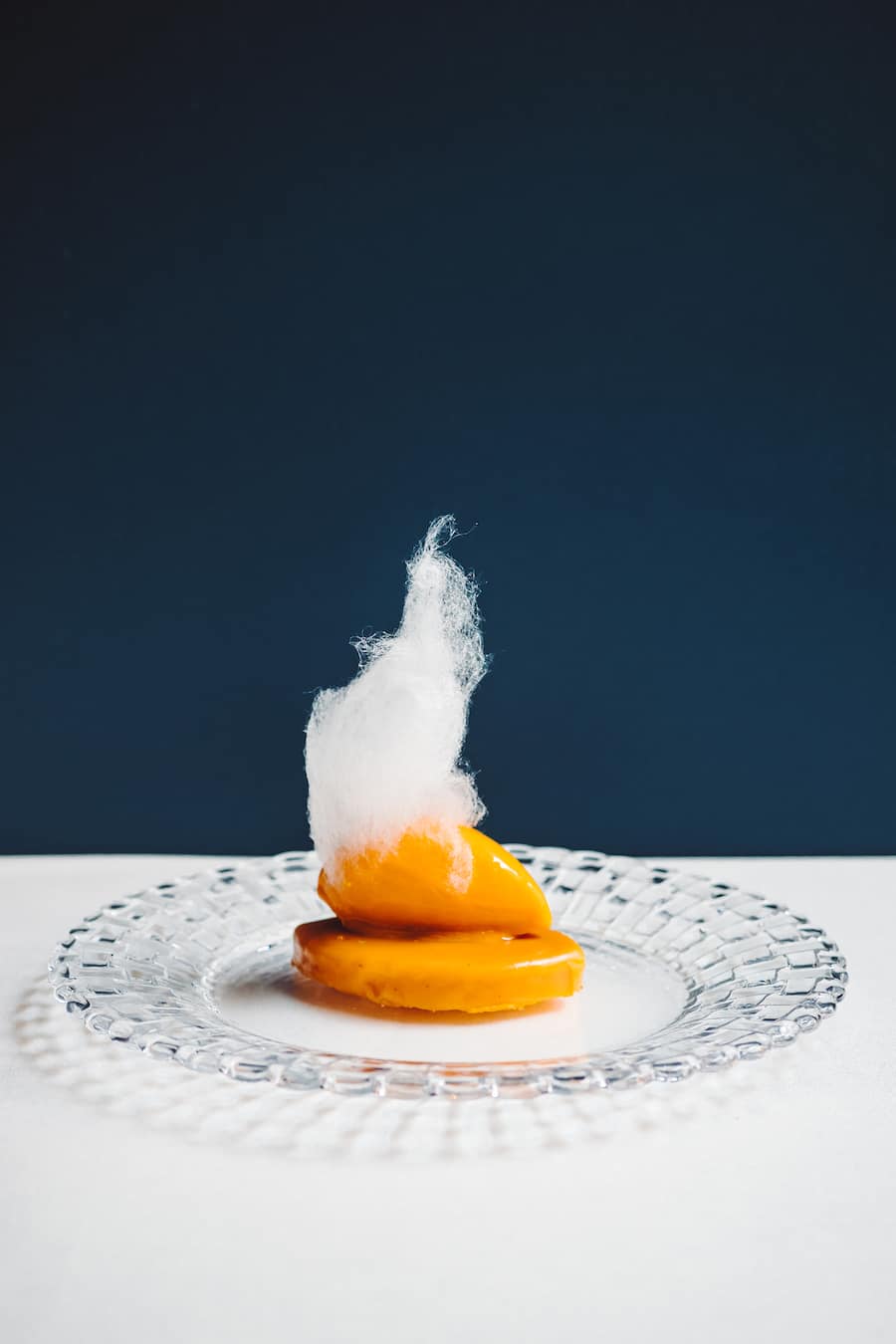 Sandorncurd, Shortbreadglasur, Zuckerwatte - IGNIV Zürich - Chefkoch Daniel Zeindlhofer und Gastgeberin Ines Triebenbacher - Freitag, 22. Mai 2020 - Copyright Olivia Pulver