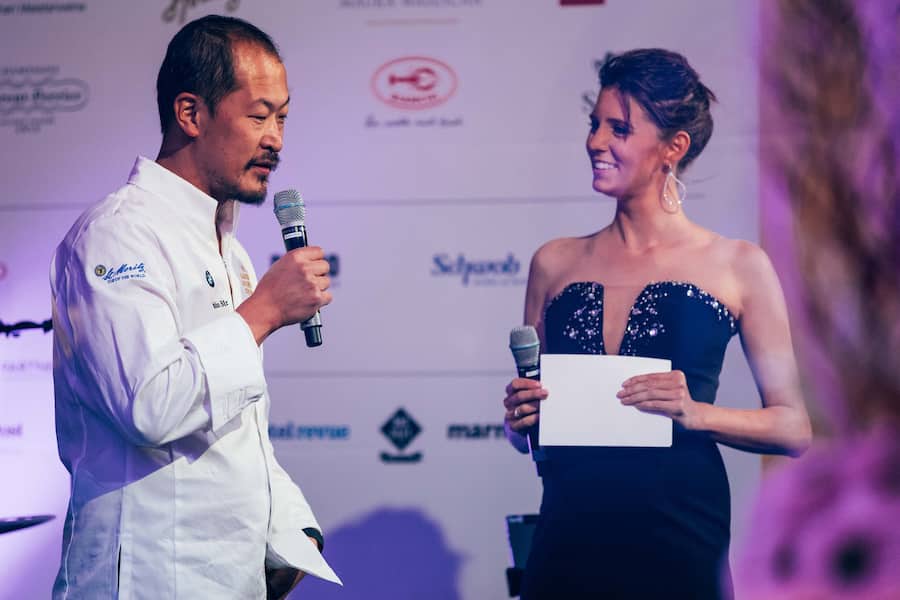 Impressionen des Great BMW Gourmet Finale am St. Moritz Gourmet Festival 2019 in St. Moritz, am 19. Januar 2019. Auf dem Bild zu sehen ist Sang-Hoon Degeimbre mit Annina Campell. (PPR/Witwinkel/David Hubacher)